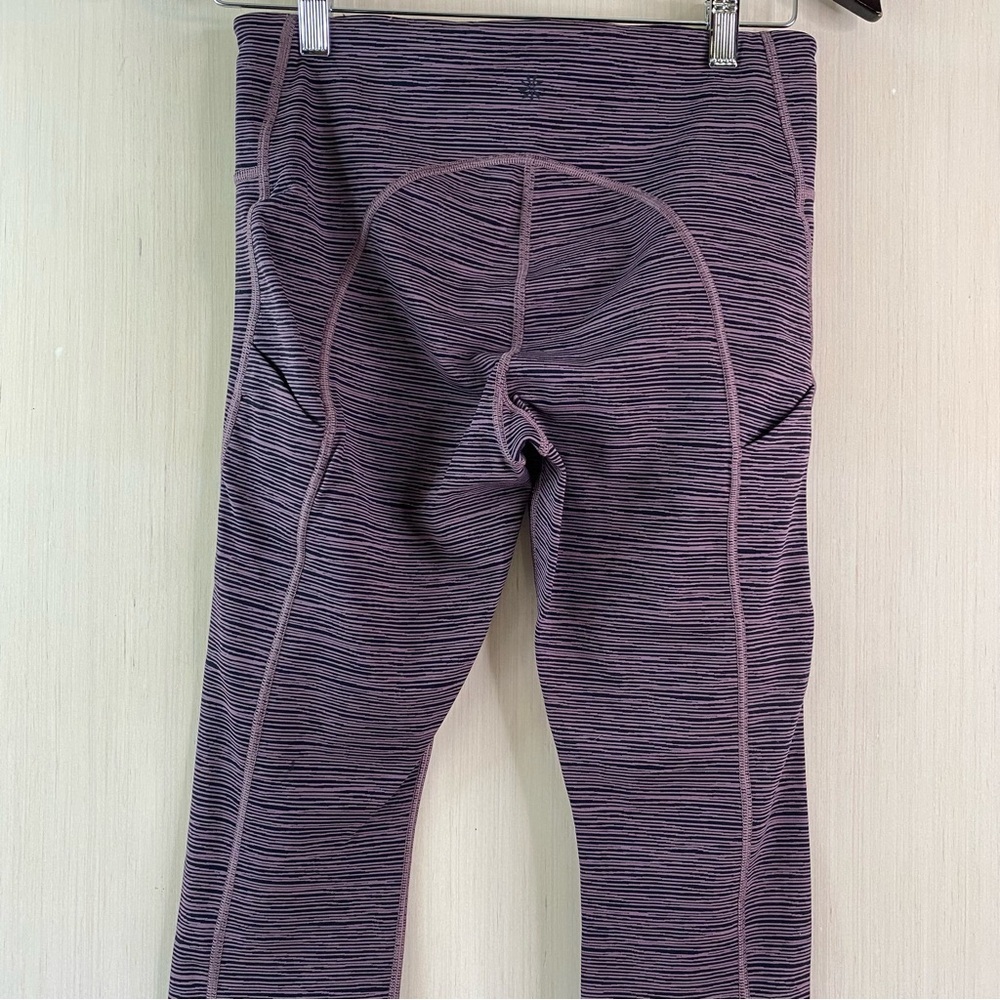 Athleta Women’s Ultimate Capri Double Pockets Purple/Black Size Small - Picture 5 of 8